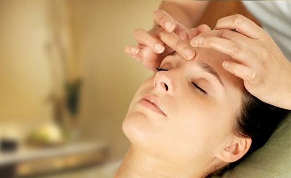 Massage – chữa viêm xoang gây mất ngủ