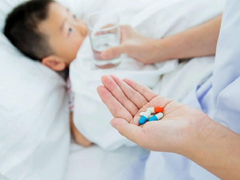 Sử dụng thuốc điều trị viêm xoang cấp ở trẻ em